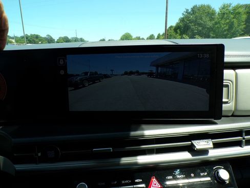 Used 2025 Hyundai Santa Fe SEL FWD image 21