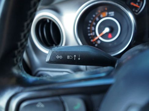 Used 2020 Jeep Wrangler Unlimited Sport S image 31