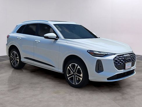 New 2026 Audi Q5 Premium AWD/4WD image 2
