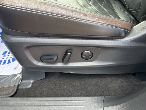 Used 2024 Nissan Pathfinder Platinum w/ Cargo Package image 18