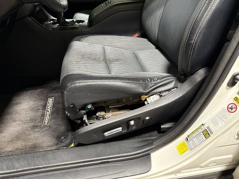 Used 2015 Toyota Highlander Plus AWD/4WD image 35