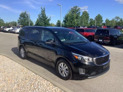 Used 2018 Kia Sedona LX w/ LX Essentials Premium Package FWD image 7