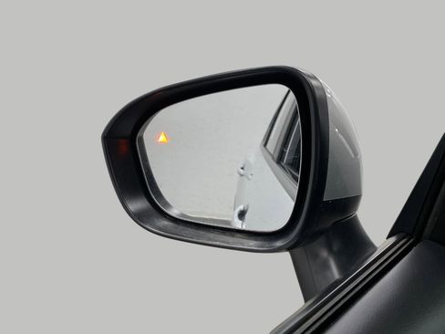 Used 2025 Nissan Rogue SV image 21