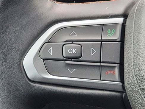 Certified 2022 Jeep Compass Limited image 33