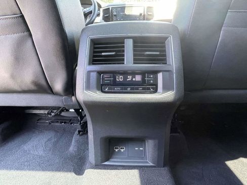 Used 2018 Volkswagen Atlas SEL Premium AWD/4WD image 17