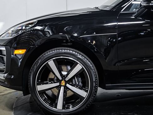 Certified 2025 Porsche Macan image 20