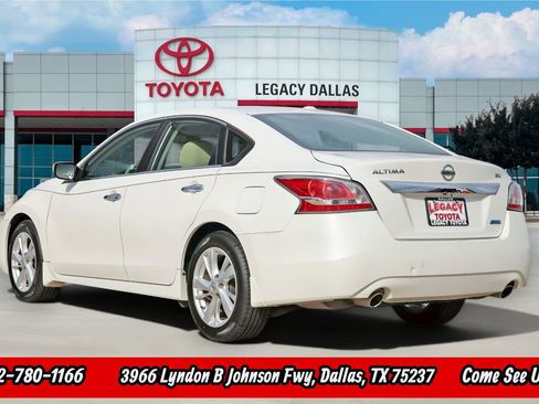 Used 2014 Nissan Altima 2.5 SV FWD image 7
