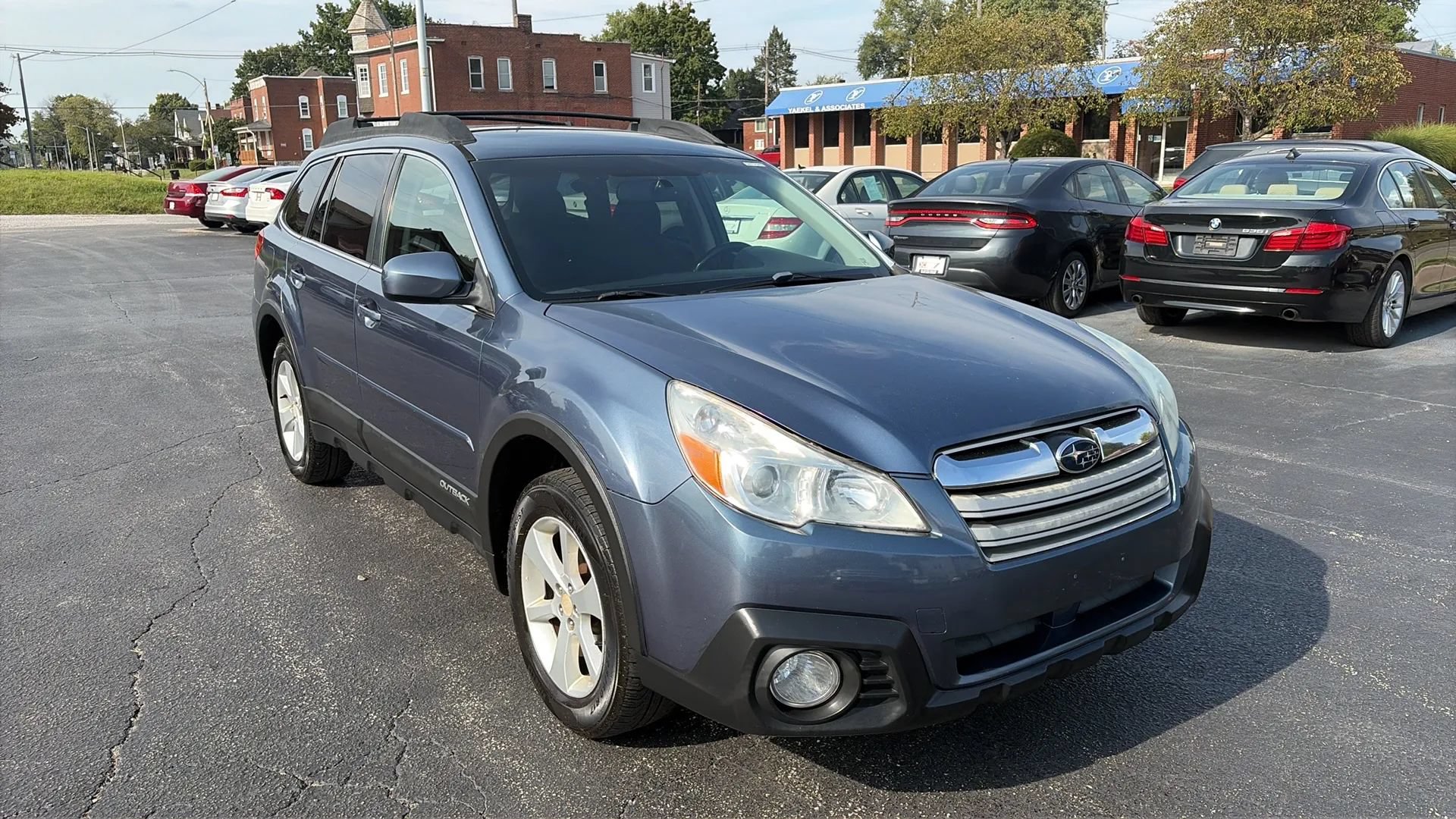 Used 2014 Subaru Outback 2.5i Premium w/ Moonroof Package AWD/4WD image 3