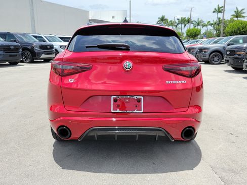 Used 2022 Alfa Romeo Stelvio Veloce AWD/4WD image 6