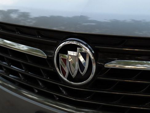 Used 2022 Buick Envision Essence w/ Sport Touring Package image 34