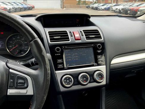 Used 2017 Subaru Crosstrek 2.0i Premium image 5