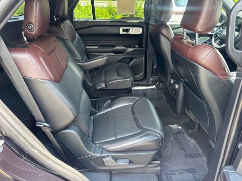 Used 2020 Ford Explorer Platinum w/ Premium Technology Package image 15