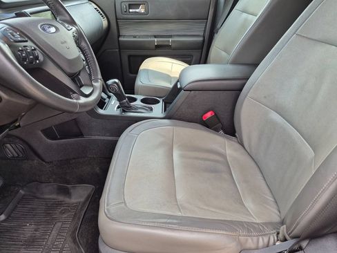 Used 2018 Ford Flex SEL w/ Equipment Group 202A AWD/4WD image 12