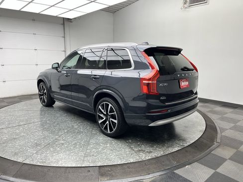 Used 2022 Volvo XC90 T6 Momentum w/ Advanced Package AWD/4WD image 2