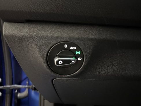 Certified 2022 Volkswagen Jetta SE image 18