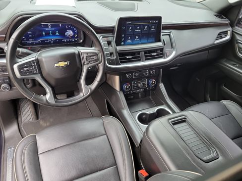 Used 2023 Chevrolet Suburban Premier image 9