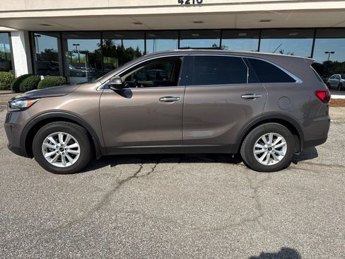 Used 2019 Kia Sorento FWD image 5