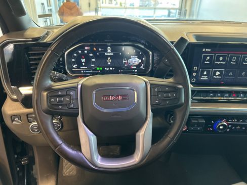 Used 2025 GMC Sierra 1500 SLT image 16