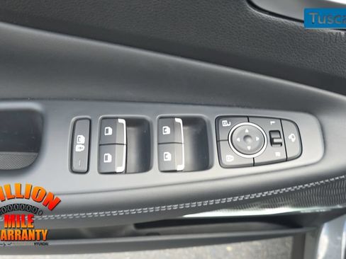 Used 2023 Hyundai Santa Fe Limited FWD image 13