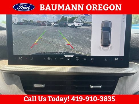 Used 2025 Ford Explorer Active AWD/4WD image 23
