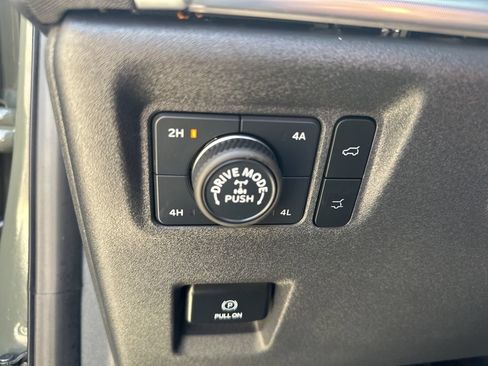 Used 2025 Ford Expedition Tremor AWD/4WD image 11