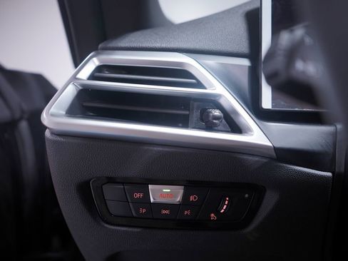 Used 2025 BMW 430i Convertible w/ Convenience Package image 21