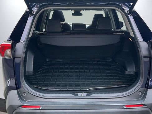 Used 2020 Toyota RAV4 XLE Premium image 26