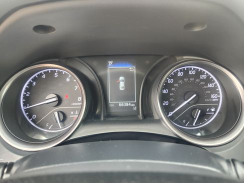 Used 2023 Toyota Camry SE FWD image 9