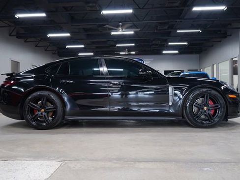 Used 2018 Porsche Panamera RWD image 6