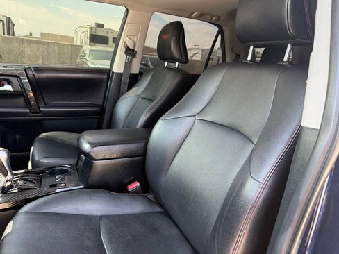 Used 2017 Toyota 4Runner TRD Off-Road Premium AWD/4WD image 18