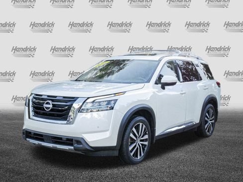 Used 2024 Nissan Pathfinder Platinum w/ Cargo Package image 5