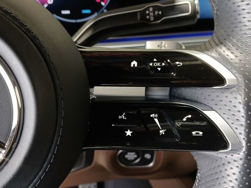 Certified 2024 Mercedes-Benz GLS 450 4MATIC image 31