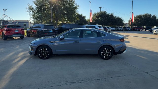 Used 2025 Hyundai Sonata SEL FWD image 5