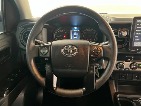 Used 2022 Toyota Tacoma SR AWD/4WD image 9