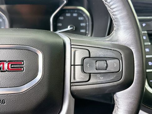 Used 2021 GMC Yukon SLT w/ Rear Media and Nav Package AWD/4WD image 12