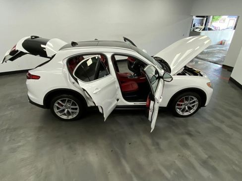 Used 2019 Alfa Romeo Stelvio Ti image 58