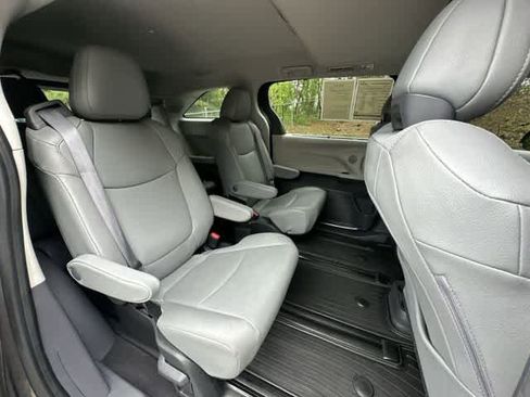 Used 2024 Toyota Sienna XLE w/ XLE Plus Package AWD/4WD image 24