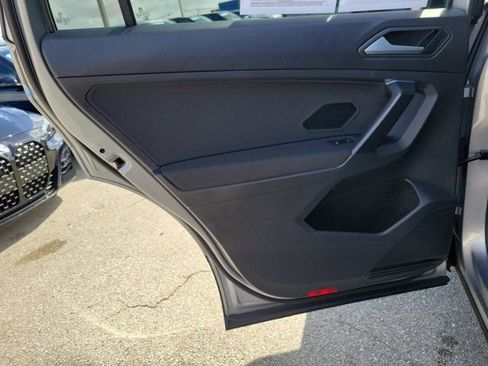 Used 2021 Volkswagen Tiguan S image 13