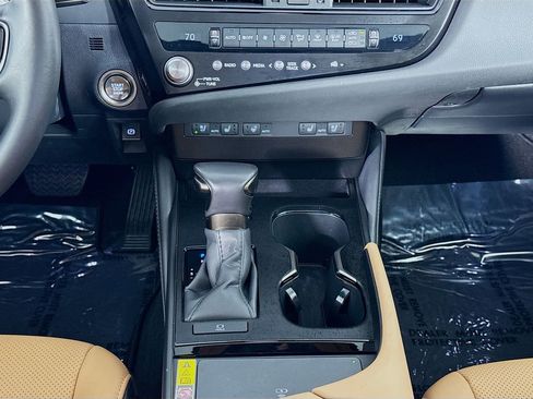 Used 2025 Lexus ES 350 w/ Premium Package image 37