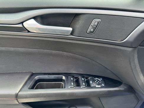 Used 2014 Ford Fusion SE w/ Equipment Group 201A FWD image 18
