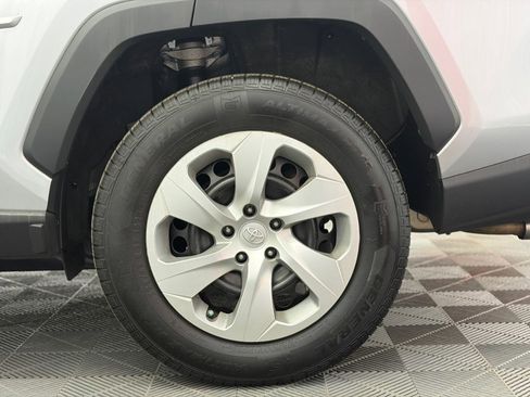 Used 2022 Toyota RAV4 LE AWD/4WD image 30