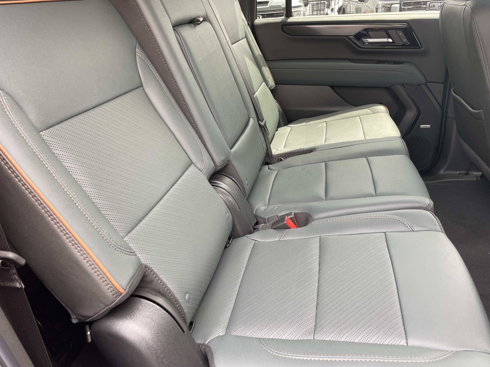 New 2026 GMC Yukon XL AT4 AWD/4WD image 27