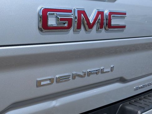 Used 2020 GMC Sierra 2500 Denali w/ Denali Ultimate Package AWD/4WD image 7