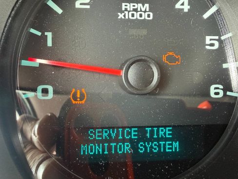 Used 2009 Chevrolet Silverado 2500 LT w/ Suspension Package, Off-Road AWD/4WD image 20