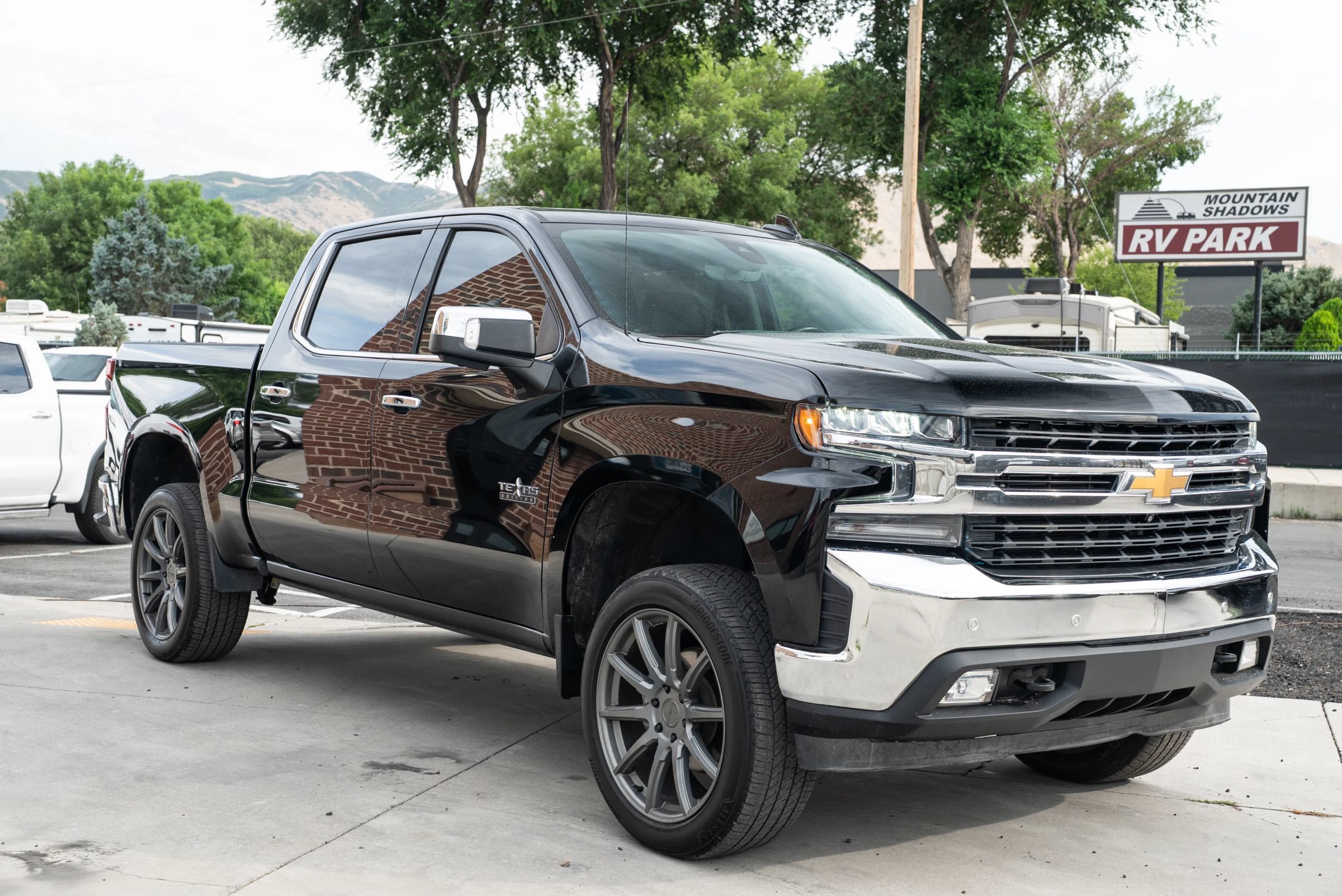 Used 2020 Chevrolet Silverado 1500 LTZ AWD/4WD image 10