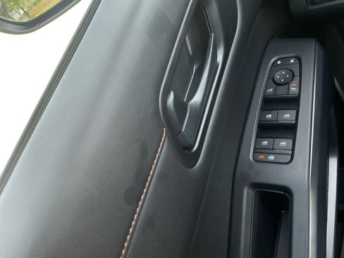 Used 2025 Nissan Pathfinder Rock Creek AWD/4WD image 19