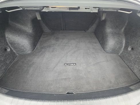 Used 2025 Nissan Altima 2.5 SV FWD image 8