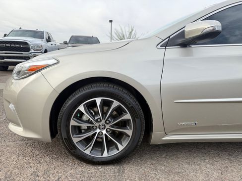 Used 2016 Toyota Avalon XLE Premium image 10