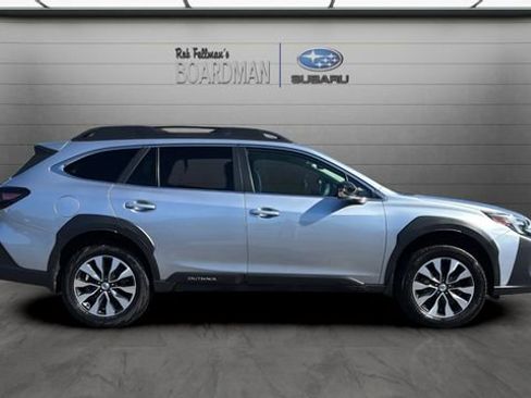 Used 2023 Subaru Outback Limited AWD/4WD image 3