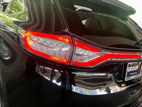 Used 2016 Ford Edge Titanium w/ Technology Package AWD/4WD image 25